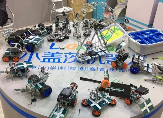 小盖茨机器人教育